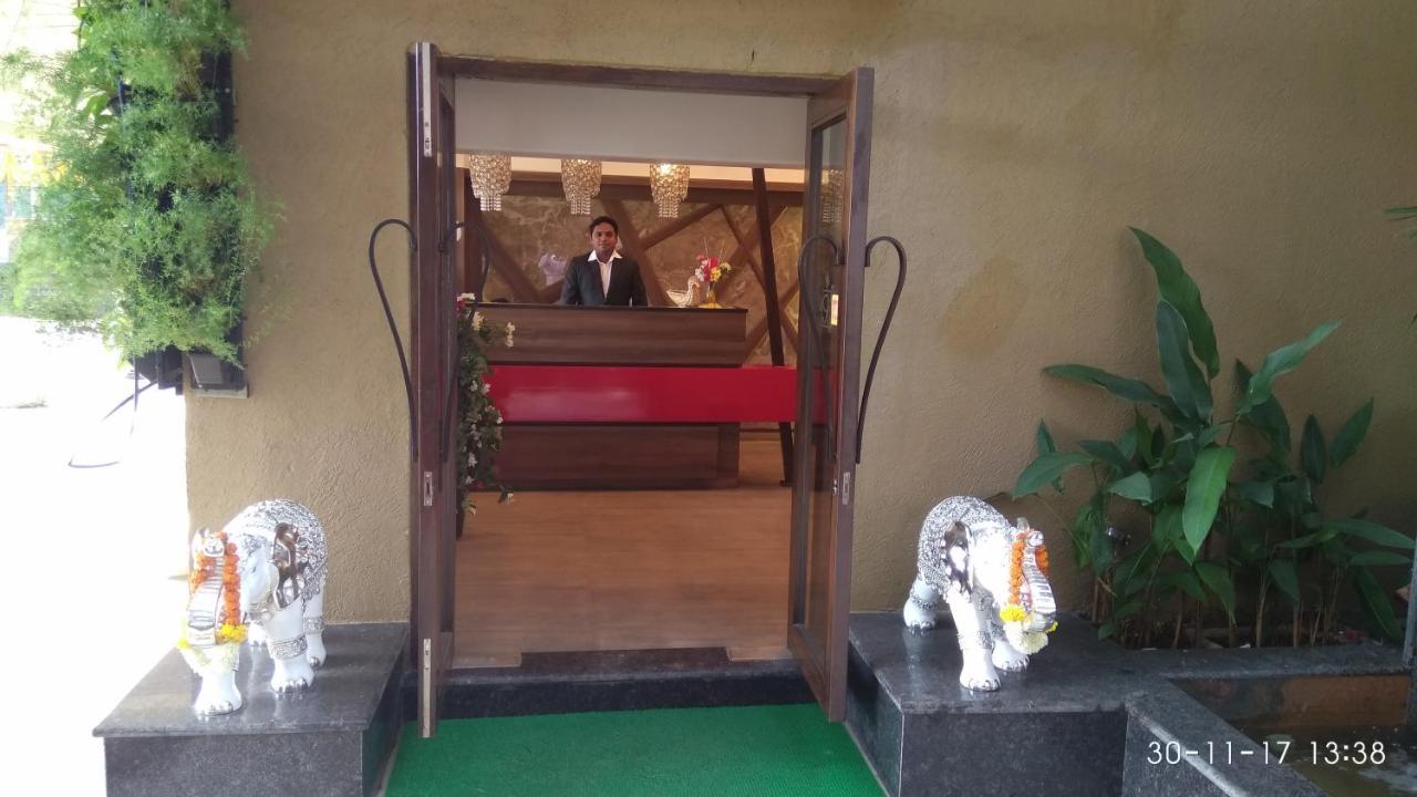 Boisar Hotel Reyansh Grand מראה חיצוני תמונה