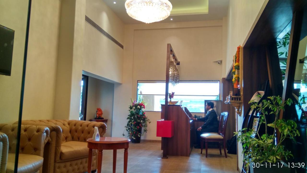 Boisar Hotel Reyansh Grand מראה חיצוני תמונה