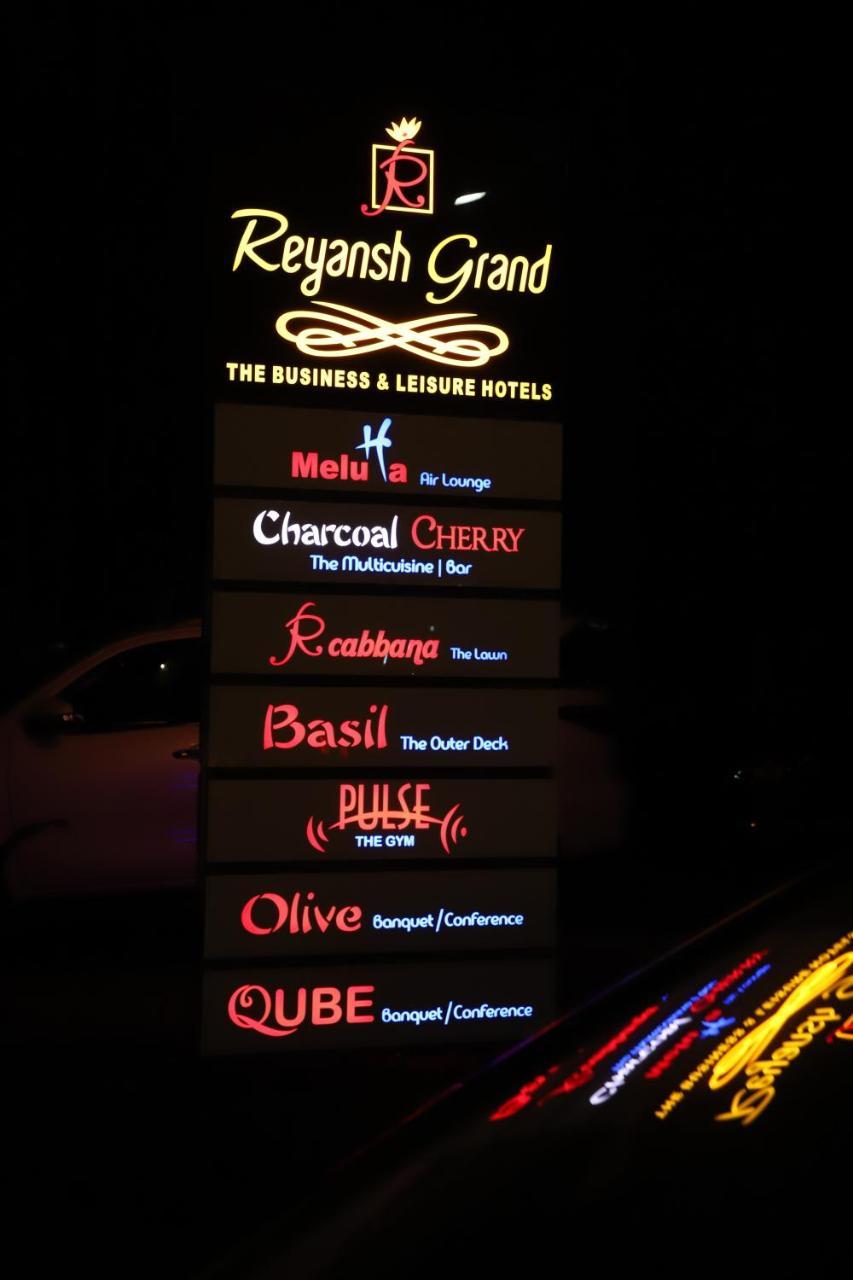 Boisar Hotel Reyansh Grand מראה חיצוני תמונה