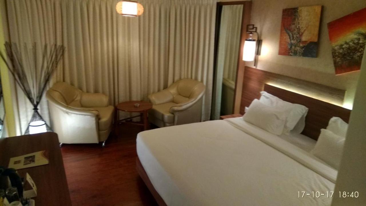 Boisar Hotel Reyansh Grand מראה חיצוני תמונה
