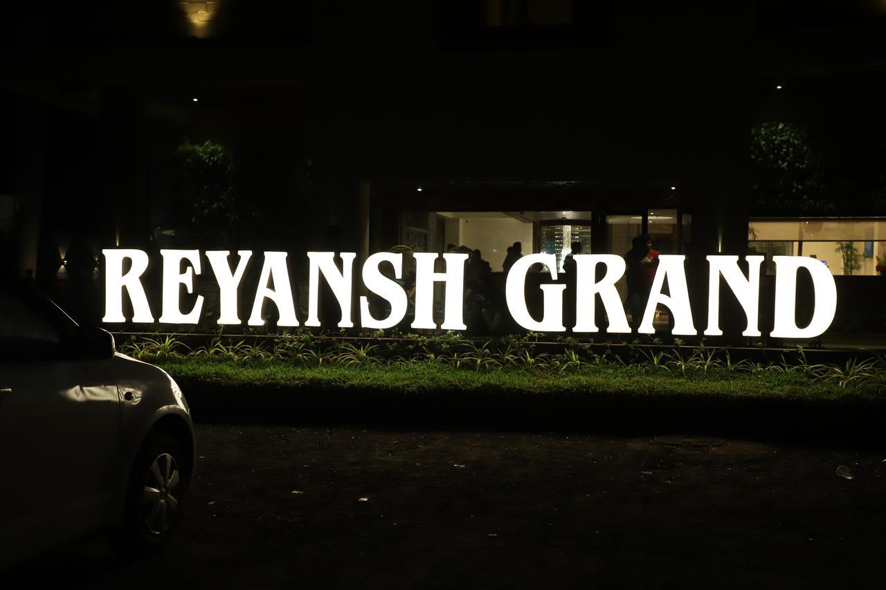 Boisar Hotel Reyansh Grand מראה חיצוני תמונה